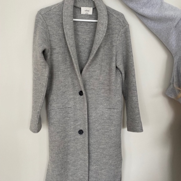 SOLD - Wilfred Luxe Lounge Wool Coat - Picture 3 of 6